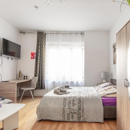 A Stylish Apartment In The Center Of True Berlin Zewnętrze zdjęcie